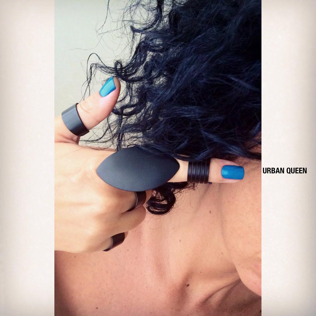 _URBANQUEEN_'s tweet photo. Bang bang!!💙💥🔫🔫🔫#UrbanQueen 3'lu siyah set yuzukler http://t.co/Z6vbDSOEsr de! #lidyana @lidyanacom💣 http://t.co/5YGiLaw4BV