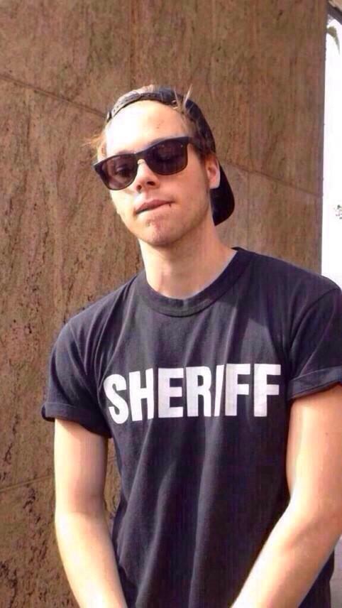 Yerridesett's tweet photo. Fuck the police am i right ladies http://t.co/OlblOOb3vx