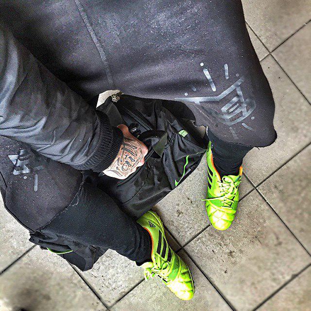 EgorReeD's tweet photo. Кто куда, а я пойду погоняю⚽️ @ Streetball Playground http://t.co/jbaXOqsh4v