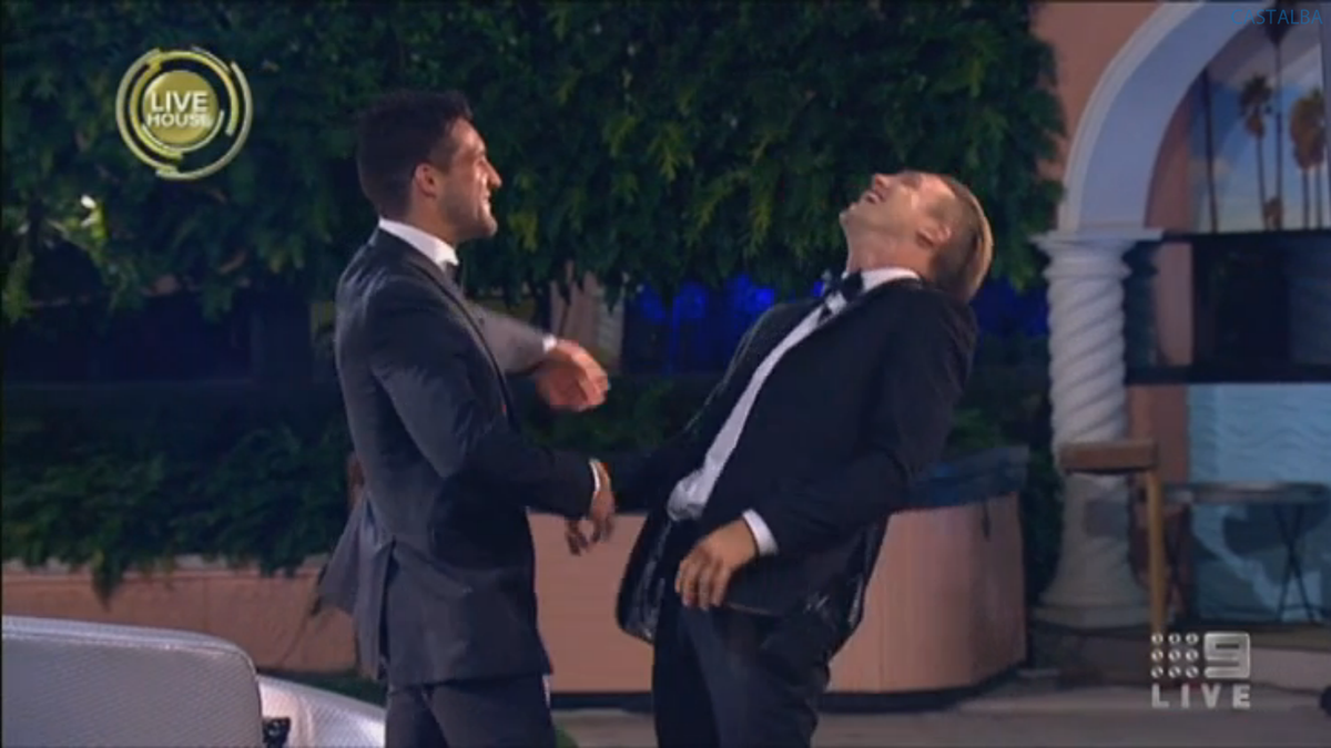 89razorskate20's tweet photo. Runner Up Travis Leaves The #BBAU House! http://t.co/qpnoPi2a2I