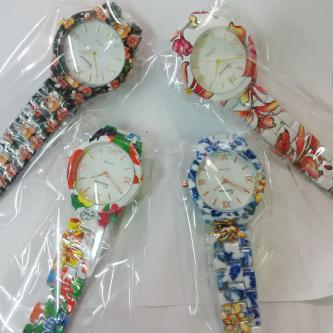 Yourwatchup's tweet photo. Geneva watch flower just 175rb :) ayooo grab fast lads :)) @CelotehPROMO #cariproduk @IklanCeloteh @CelotehPWK http://t.co/nSR0ScBLLs