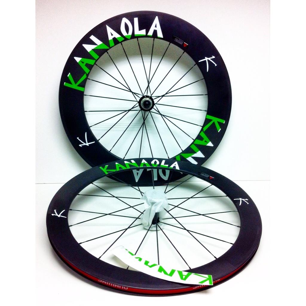 Arial_Studio's tweet photo. Adhesivos KANAOLA para estas ruedas de bici 👌 @KANAOLABIKES #carbonwheels #bikeporn #triathlon #kanaola #cycling http://t.co/IVj7DaY1JP