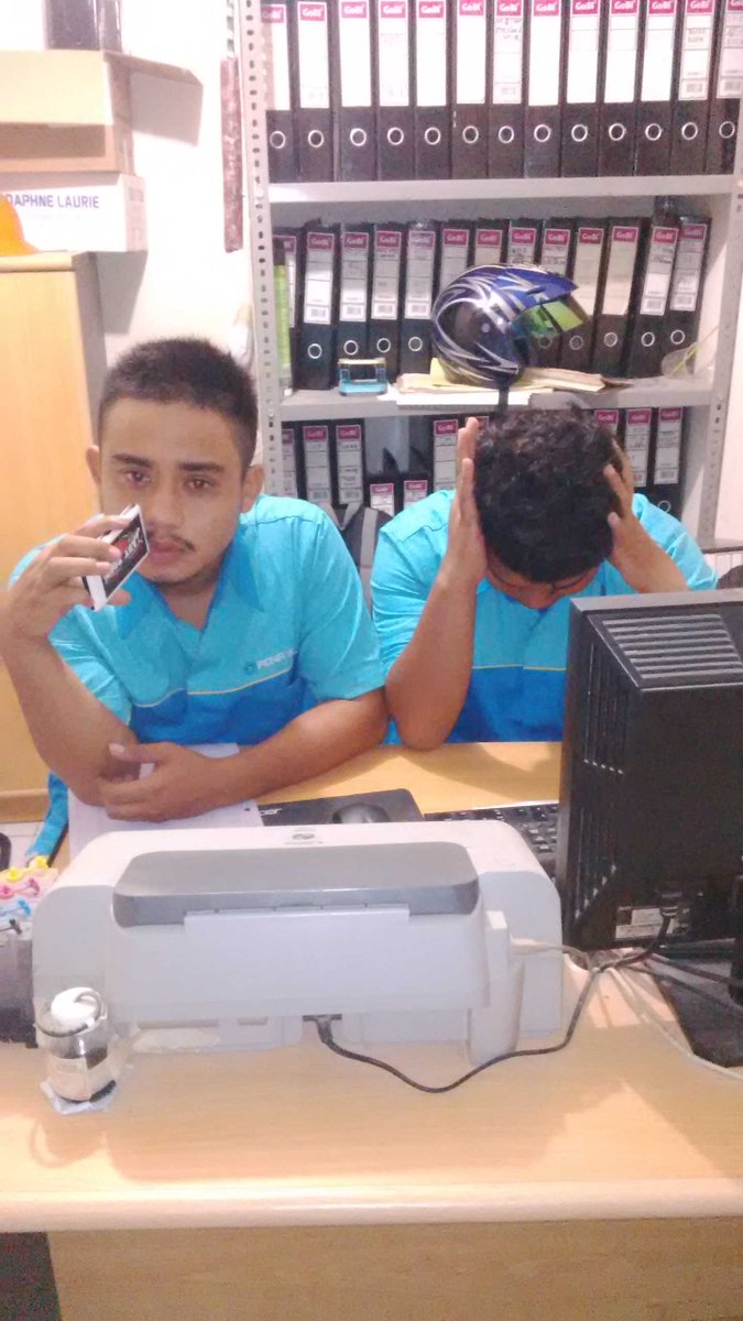 rezaOD's tweet photo. Iseng di lab http://t.co/cbyqmwvqAp