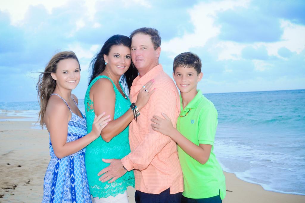 Christa8047's tweet photo. Tha fam http://t.co/drqwGI8D7Q