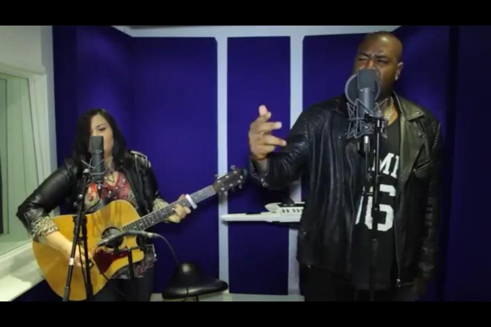 Mimzybabyx's tweet photo. Check out @DuaneFlames ft @MariannaZappi #ILLACOUSTIC @iluvlive #BlueBoxStudio http://t.co/a8wXJZHvvo http://t.co/GwacRdAV9y