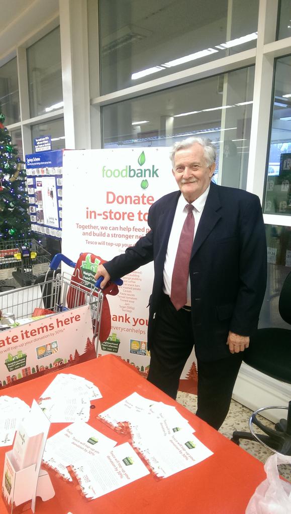 <a href="/2115Bracknell/">BracknellNorth</a> <a href="/GP22Community/">EXGP22COMMUNITY</a> Frank your a retired trooper! volunteering #neighbourhoodfoodcollection #everycanhelps