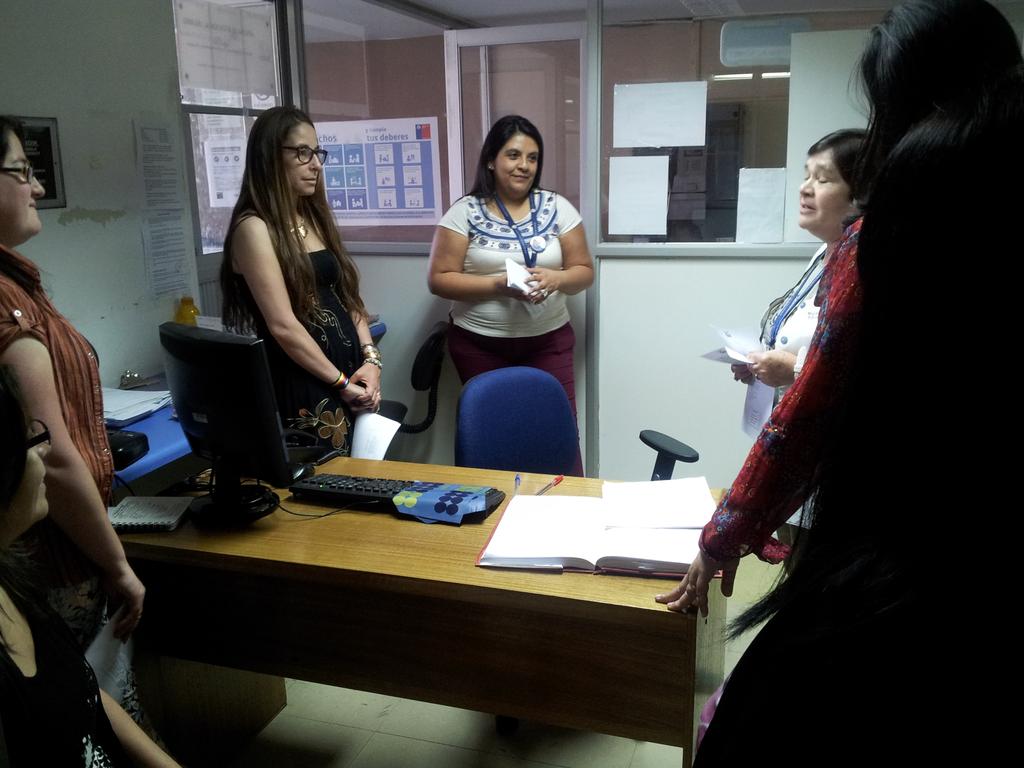 Particip_Minsal's tweet photo. Equipo oirs SS. Concepción visitando áreas de atención de hospital san borja arriaran http://t.co/4CetwZcxPo