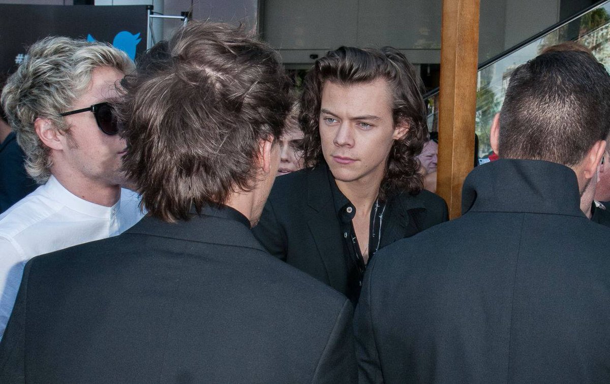 OneDream1D__'s tweet photo. The boys at the Red Carpet in Sydney - ARIA's! (Nov 26, 2014) #61 http://t.co/4AQEU7JqJO