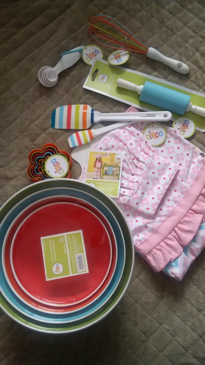 chancesmommy's tweet photo. Can't wait to give these to my #littlefoodie #LittleSousChef! Arenโt these Circo items at @targetcanada adorable?! http://t.co/RrwdsTA7nM