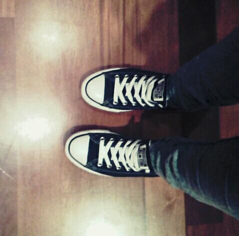 Saragomz95's tweet photo. Estrenando Converses nuevas. Perfectas! ♡@Fenixsport_vigo http://t.co/AOSdxV1ggO