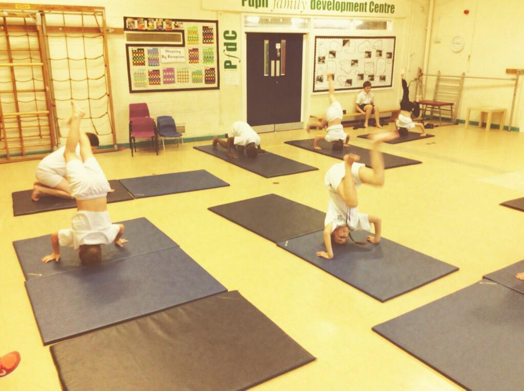 MrsWillcoxfps's tweet photo. @fazakprimary #gymnastics #PE #Balance http://t.co/PlLF5mQ7f5
