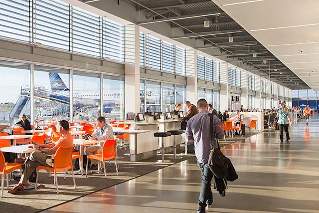 HOKNetwork's tweet photo. Technology is transforming the guest experience at airport terminals http://t.co/Oe9VSLzl5g http://t.co/T50i6ngmYN