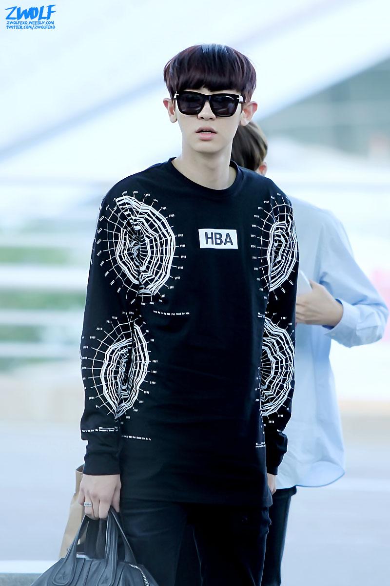 zwolfexo's tweet photo. #ChanyeolVirusDay  HAPPY BIRTHDAY to our CHANYEOL ^^ http://t.co/3Sucf60C7a http://t.co/owloldFXo4