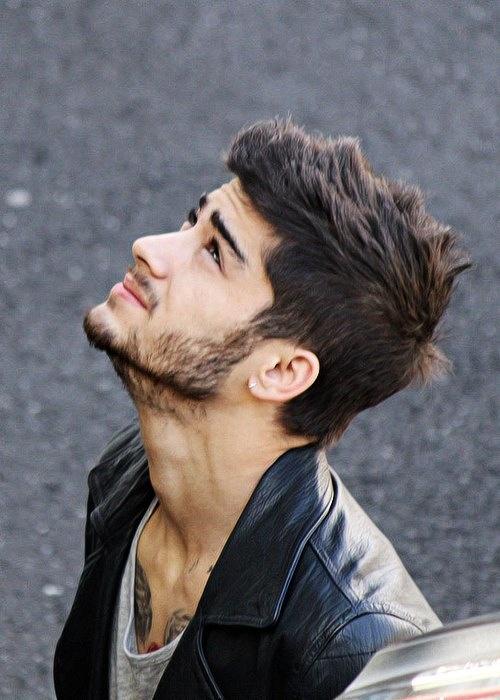 _Manuela_94's tweet photo. @1Dteam_IT appena sento il nome di Zayn mi viene subito in mente il Ciuffo perció CIUFFO 😍 http://t.co/g6Yeillyjm