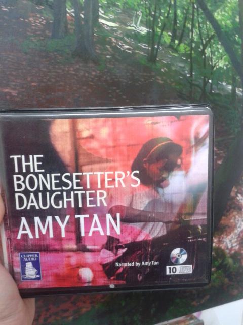 moragdonkin's tweet photo. Finished The Bonesetter's Daughter. So involving, loved it. Nothing beats a good studio audio book sesh! #painting http://t.co/Kwn7iUJ7Hr