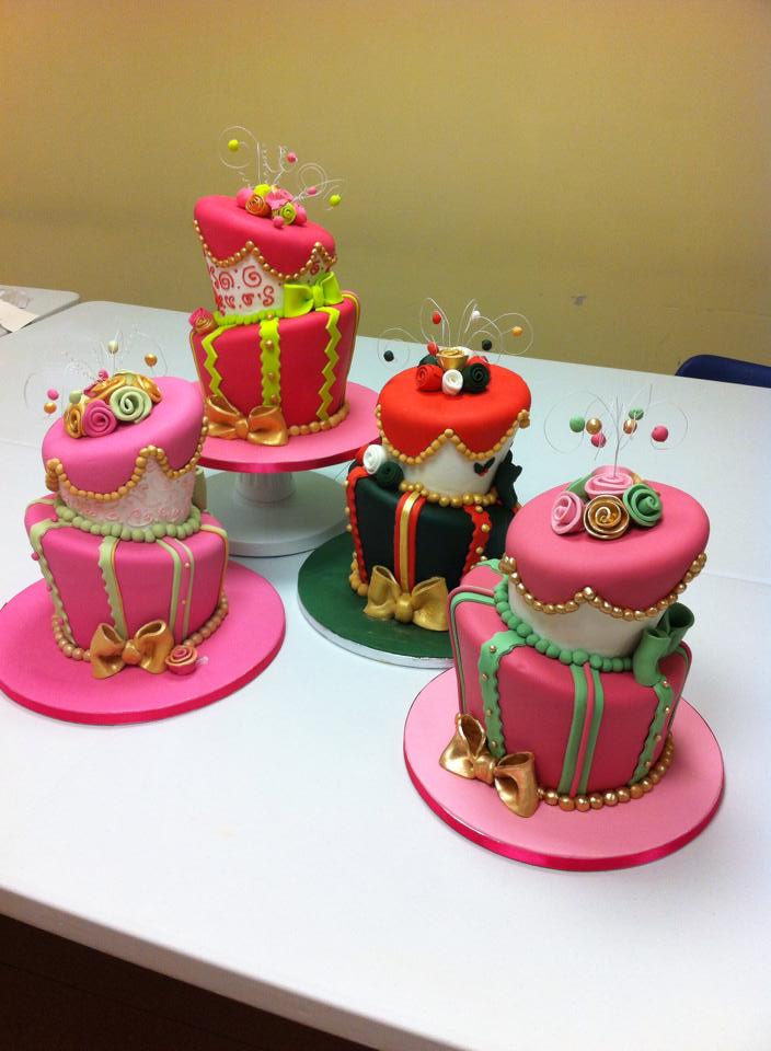 Some beautiful cakes decorated at the Topsy Turvy One Day Workshop. Keep an eye out for more workshops coming up!