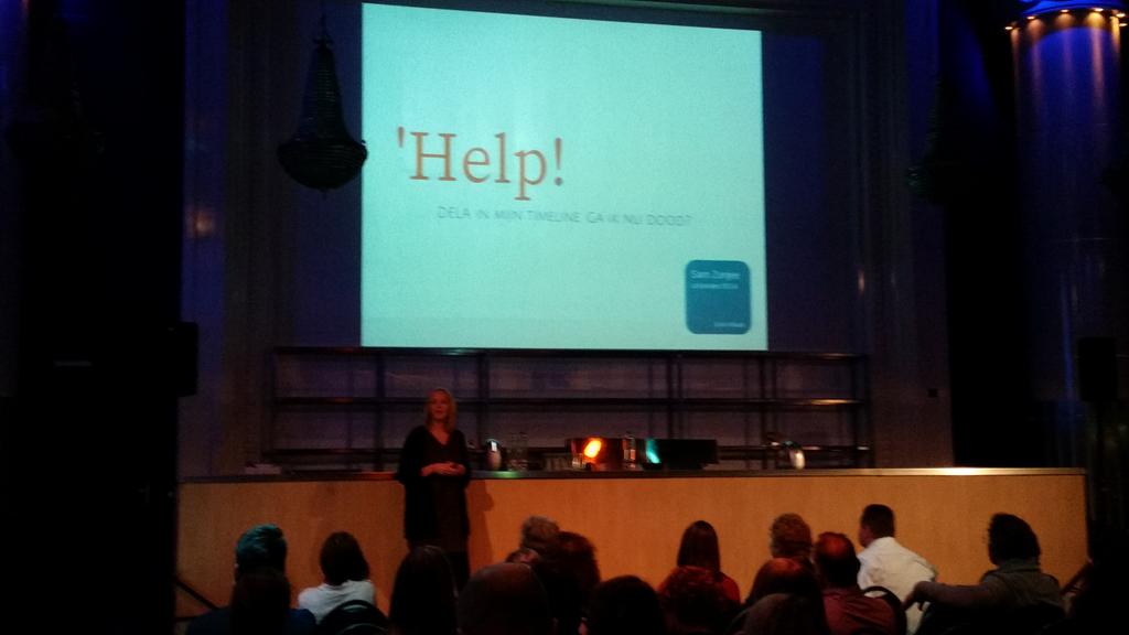 CoostoNL's tweet photo. Nee, als je @DELAcooperatie in je timeline krijgt ga je niet opeens dood :-) @SamZonjee vertelt #nav14 http://t.co/HNu8aGcqdO
