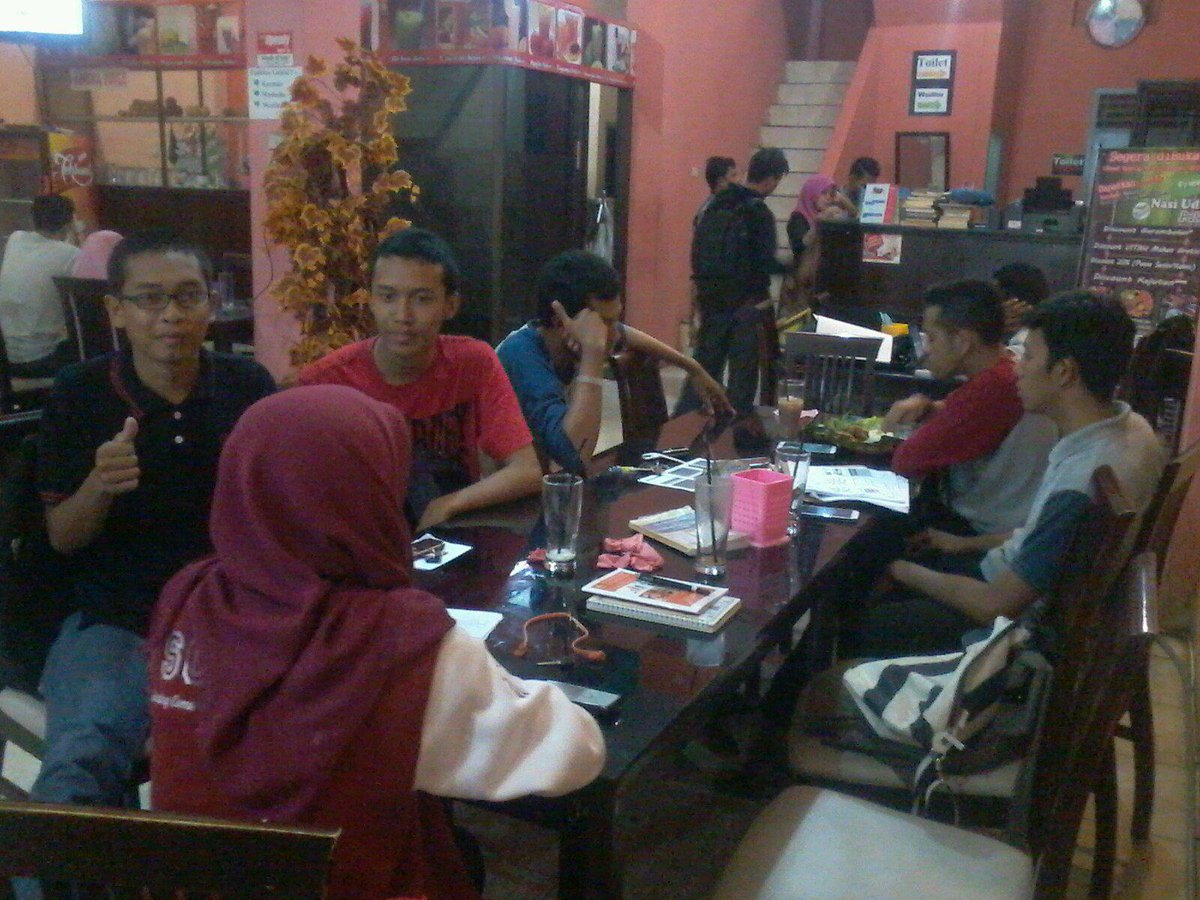 Malam2 scome ada buat belajar anatomi lho :D
@cimsaunsyiah  <a href="/scomecimsa/">SCOME CIMSA</a>