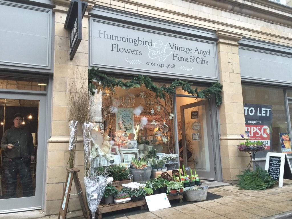 altrinchamtoday's tweet photo. Two into one really does go for Stamford House's @VintageAngelDes and @Hummingbirdflo http://t.co/6nnBvXo959 http://t.co/apE7JbK2NH