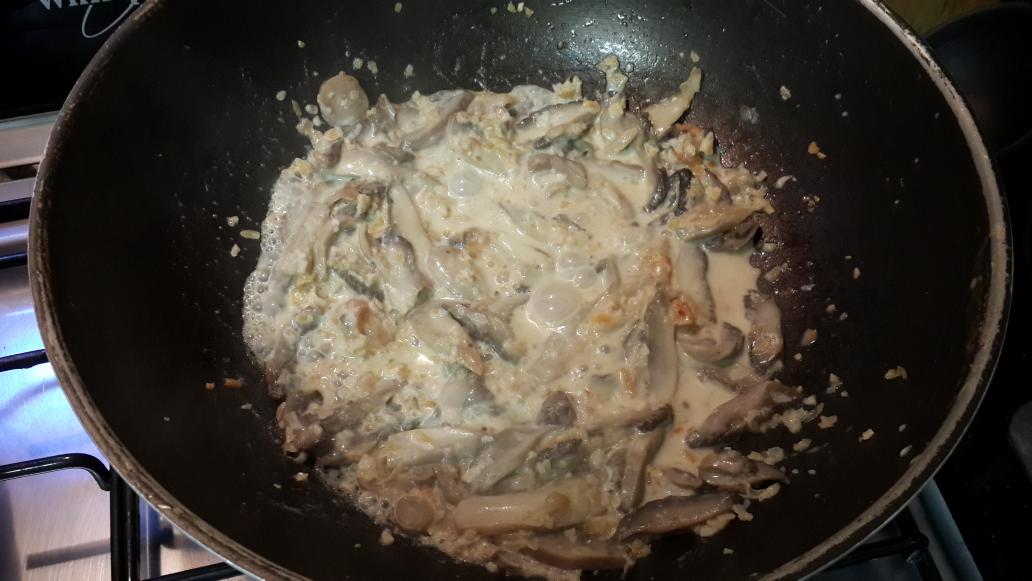 FerCarolei's tweet photo. #VegFer Día 26. Ravioles verdes con salsa de champignones laminados. #PromesaMundial #YaFaltaMenos #MoroccoLoco http://t.co/OccxEDeOns