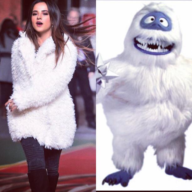iambeckyg's tweet photo. It's snowing!!!!! ❄️❄️ 👍 http://t.co/0a7S46Cy3J