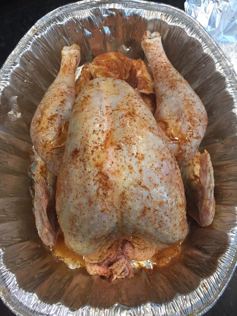 BarryBonds's tweet photo. Seasoning the Turkey for the Fryer tomorrow..#Thanksgiving http://t.co/MeobPDXi2c