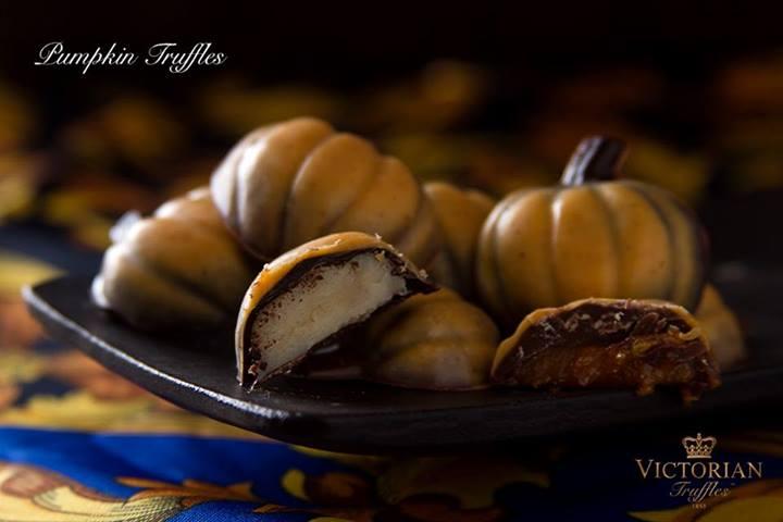 VictorianTrufls's tweet photo. We would like to wish you a festive #thanksgiving #holiday.
Hopefully, there's extra pumpkin pie #chocolate #truffles http://t.co/pmKvpB9JS0