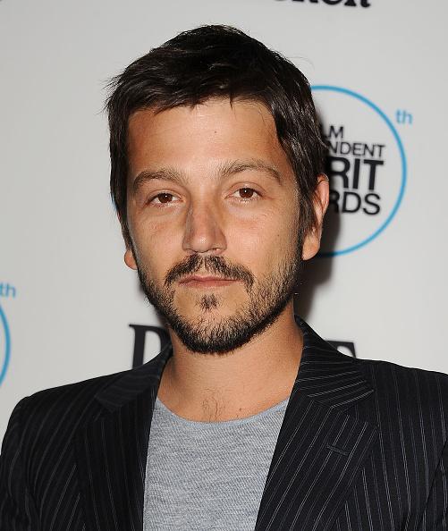 TheWallGroup's tweet photo. .@diegoluna_ at the @filmindependent #SpiritAwards Announcement. #Grooming by @EricaSauer http://t.co/GXOk3mdtCG