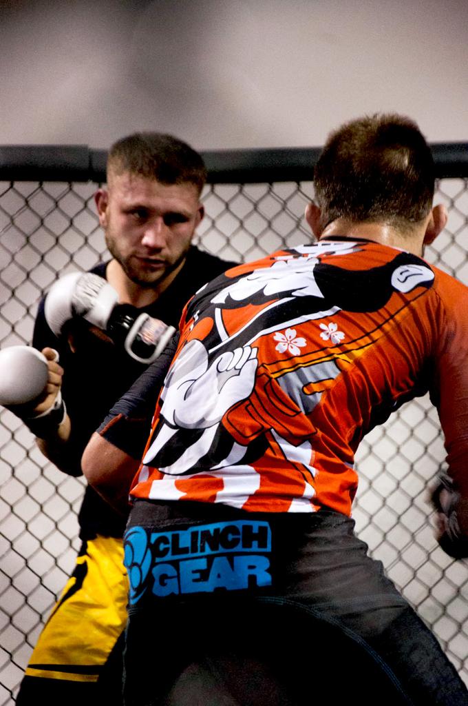 martinezj04's tweet photo. This was a Good night sparing ! And i keep pushing myself to be better each day right on Nick thanks!!! http://t.co/CnBa9D0OgF