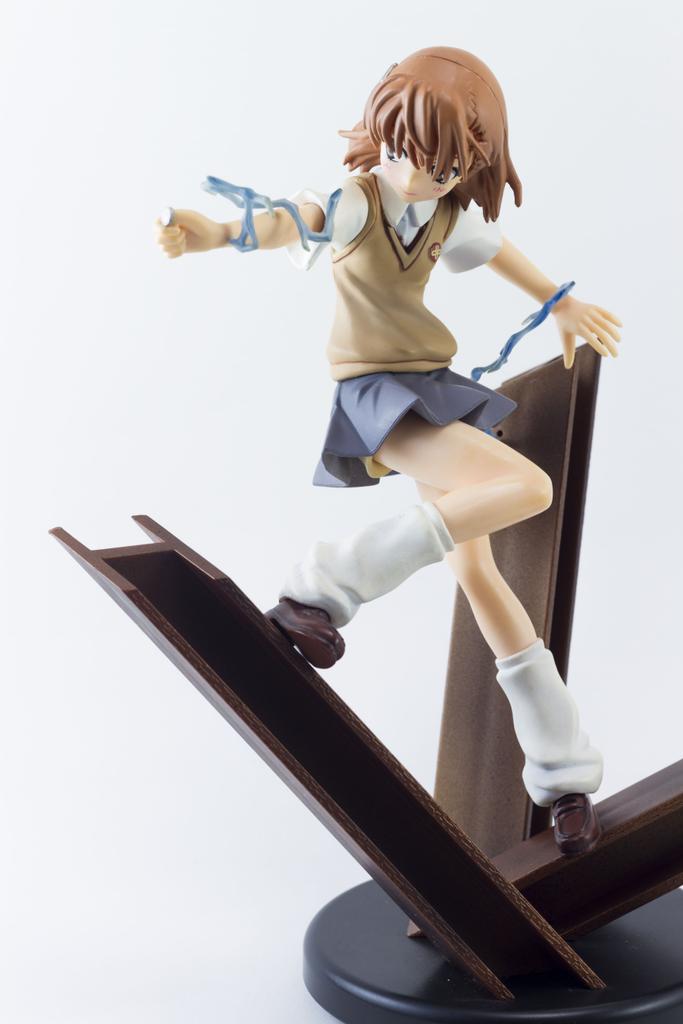 otakumarkt's tweet photo. Misaka Mikoto, del anime Railgun. Luce estupenda pese a ser una figura económica! #railgun #otakumarkt #figuras http://t.co/sAbOsgcbKW