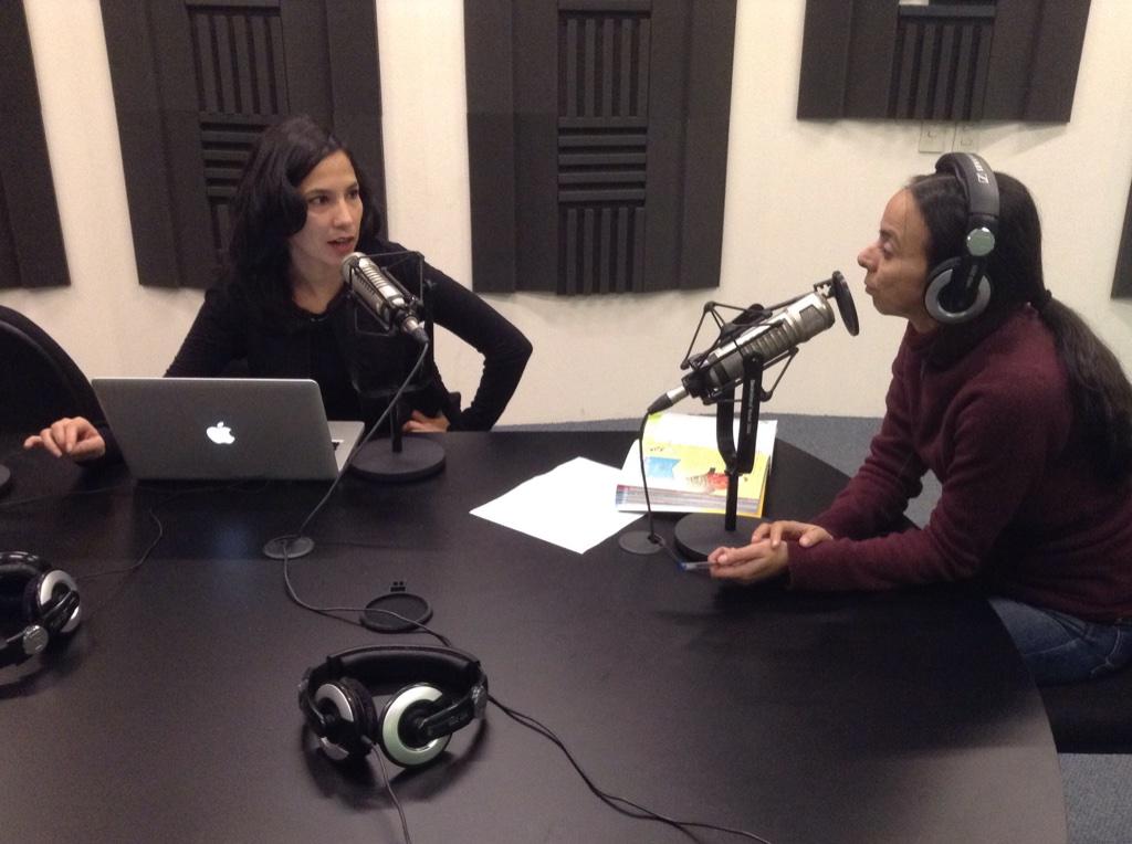 RadioUdeG's tweet photo. Nos acompaña @ConAlgoDeMedea, directora de @FILGuadalajara (área Niños) en #RumboAFIL con @agabybp y @jasangu. http://t.co/9QhcyYnd2x