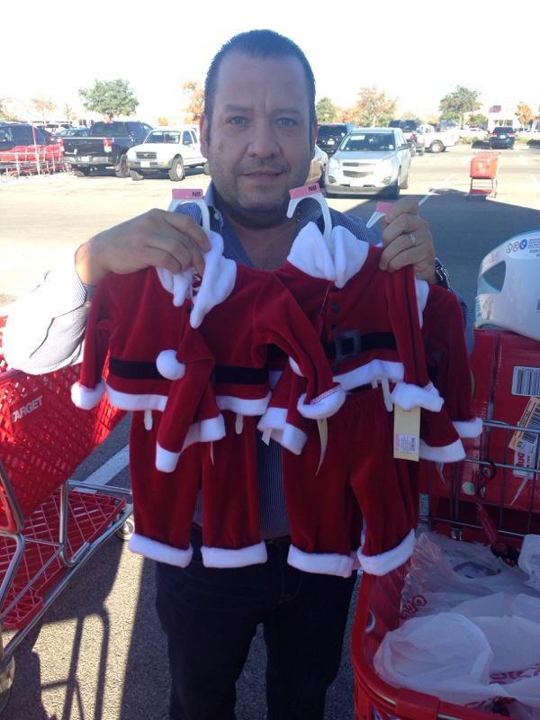 Zapata_Beto's tweet photo. Probablemente naceran el proximo 20 de Diciembre, dejame llevarles ropa para La Navidad!
Santoclosillos!!! http://t.co/OLA5SIO7pO