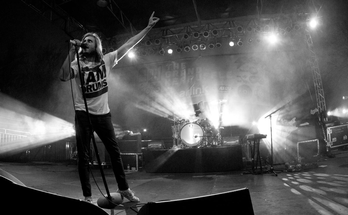 RT Don't miss tomorrow's #49ersHalftimeShow, featuring awolnation. 

Catch it on #49ers.com after the game.