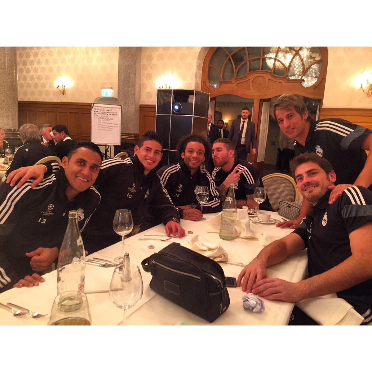 MarceloM12's tweet image. #M12 #Brasil #España #Colombia #Costarica #Portugal #HalaMadrid @jamesdrodriguez