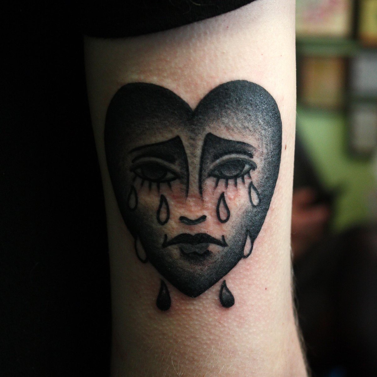 Art House Tattoo Crying Heart Done A Little While Ago By Nik Brierley Love Hearttattoo Tattoo Oldschool Art Tears Bold Http T Co Rbcfptezaw Twitter