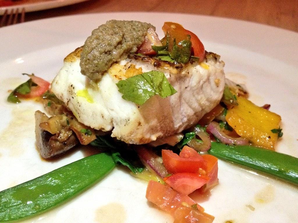 weEatweCook's tweet image. Grilled Rosy Jobfish all the way from #mozambique #SavoyCabbage #capetown #dinnerdate #Winesday