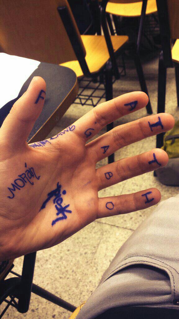 jaimemofo's tweet photo. @Gabo215 ya beees putoo ermanoo http://t.co/rFj8TwPAnY