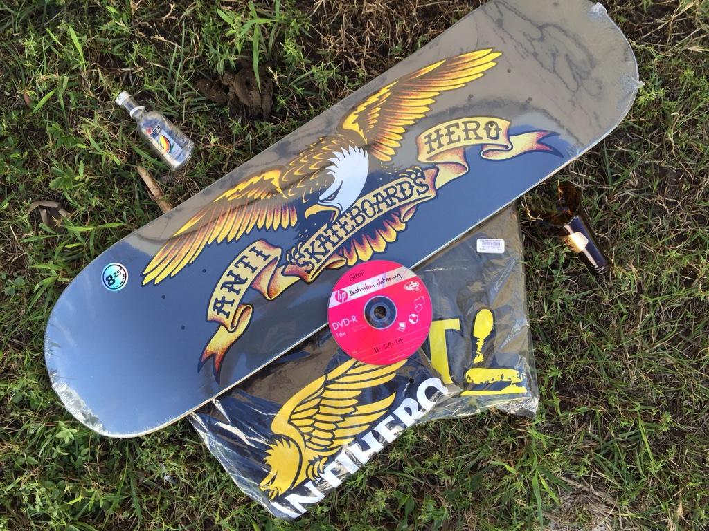 SPoTTampa's tweet photo. #ANTIHERODESTINATIONUNKNOWN video premiere tonight 8pm at #SPoTYbor. Free shit for best Andy Roy impersonator! http://t.co/xkGjdXPIAn