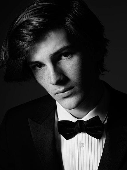 Bondolizer's tweet image. #KendallJenner, #RomeoBeckham: #FamousModels : People.com #PierceBrosnan... bond.trendolizer.com/2014/11/kendal…