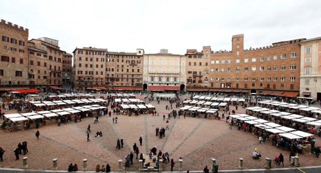 Il 6-7\12 in Piazza del Campo a #Siena si terrà Il #MercatonelCampo, quest’anno ispirato al tema di #EXPO2015