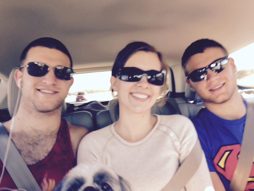 AshleyReam's tweet photo. We aren't little butts in the back seat anymore #GrownUpNow #Roadtrip @DxREAM @DouglasReam http://t.co/O14GtHOTqw