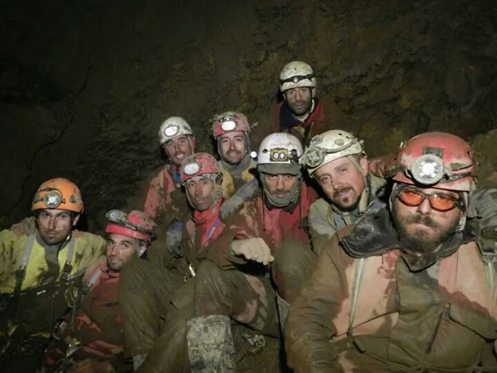 ivi_munoz's tweet photo. Mi GII en #espelosocorro (grupo d intervención) en #rescate #intimachay #peru #espeleologia http://t.co/z9k9suW37Z