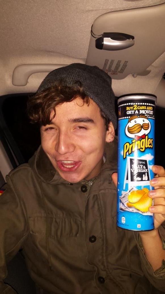 Eoghan_Mulqueen's tweet photo. Having a chil sichuan eating pringles in the car with @luaPneerB .... casual Wednesday night http://t.co/Gzh2h2gfLI