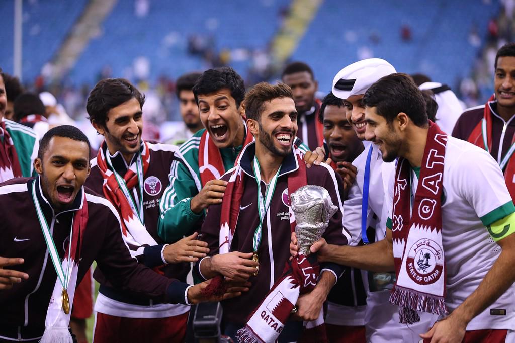 GulfCup22sa's tweet photo. :تويج منتخب #قطر بلقب كأس #خليجي22 
 #نهائي_خليجي22_السعودية_vs_قطر http://t.co/bBPxB3MEoR