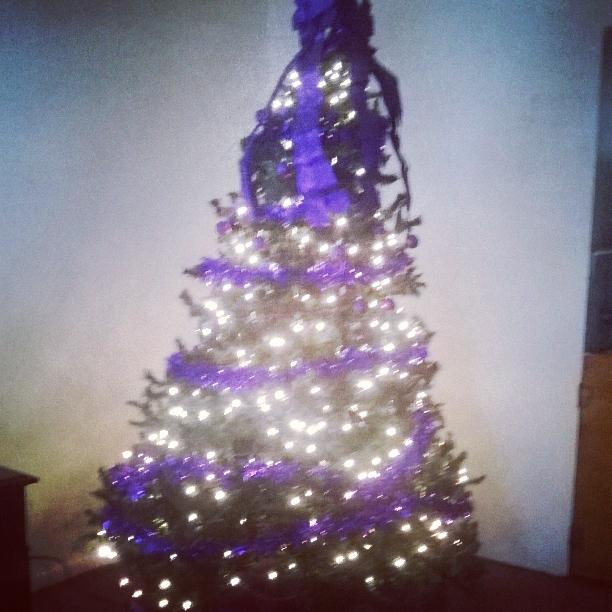 CandyLynnn1's tweet photo. Mama's  Christmas tree http://t.co/MpR5kBZem6