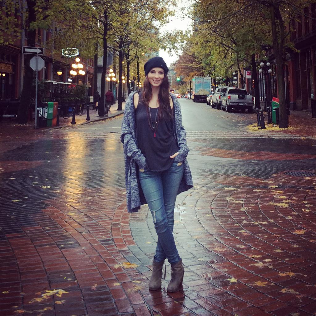 afwray's tweet photo. The crazy jam-packed-with-love week continues. Winter shoot in rainy #Gastown #Vancouver 🙏♥️✌️ #malacollective http://t.co/wi1X69KYo2