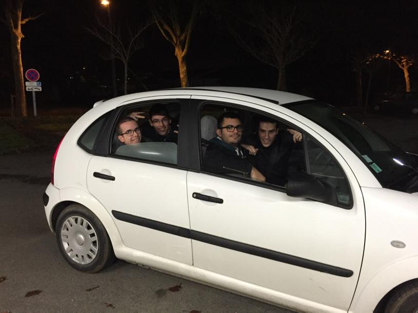 FIL_Green's tweet photo. Dans la FILGreenMobile pour recharger les batteries #repos #covoiturage #GCLChallenge #GreenIT #shutdown http://t.co/ItJFzUEBO2