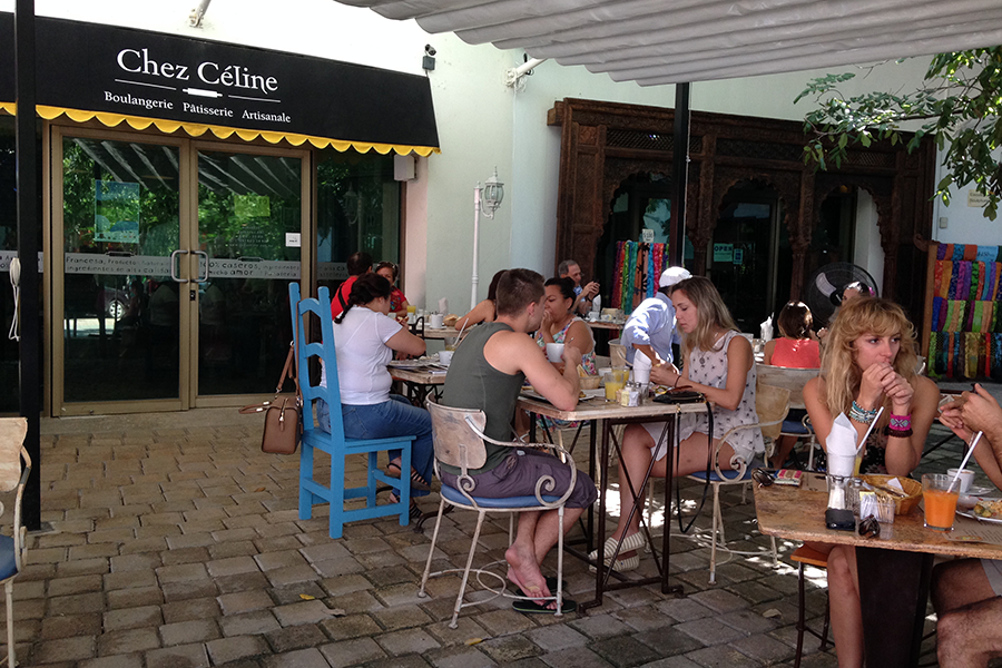 MarcoBeteta's tweet photo. #MBbePresent 7 lugares que no puedes perderte en Playa del Carmen http://t.co/EUaHnWlic7 @AquilesChavez http://t.co/ofVAoDO8K5