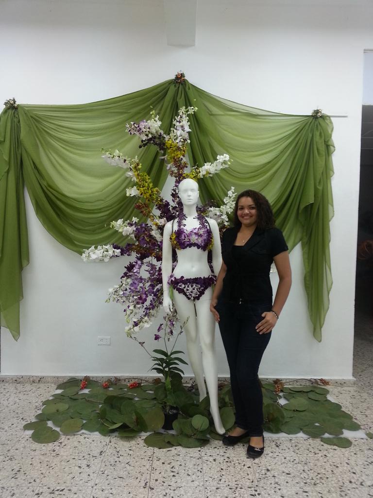 DislaMaria's tweet photo. Love it mi diseño exposición a ritmo de carnaval facultad de artes UASD http://t.co/02EL8Xt4Rk