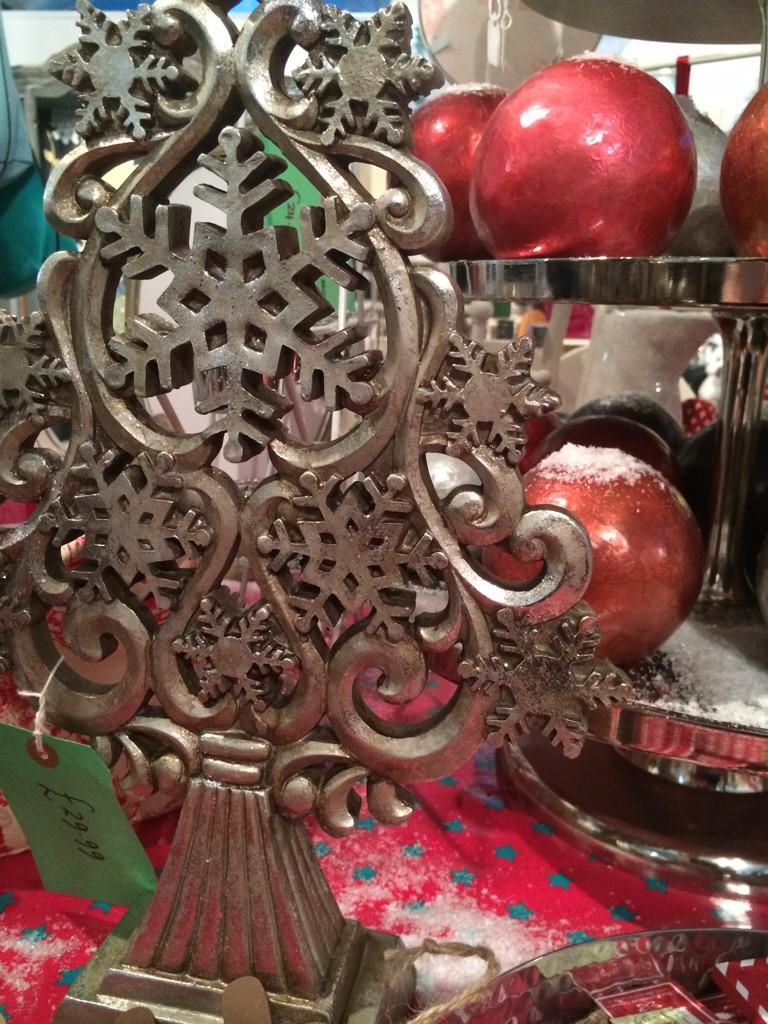 MillLaneFarm's tweet photo. Our gift shop is looking like Christmas. http://t.co/cpvjgTy4Gh